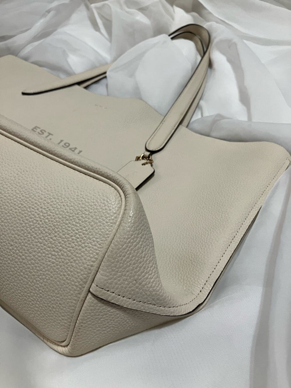 Cameron Tote - Picture 4 of 13